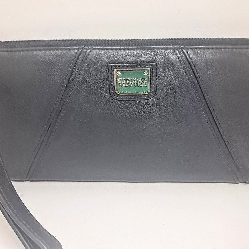 NWOT Kenneth Cole  Reaction wristlet